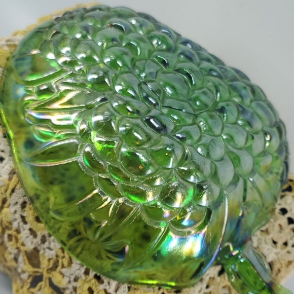 INDIANA CARNIVAL GLASS GREEN GRAPE SERVING BOWL - Picture 4 of 11